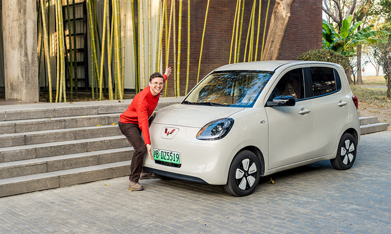 YouTuber người Mỹ chuyên khen xe Trung Quốc