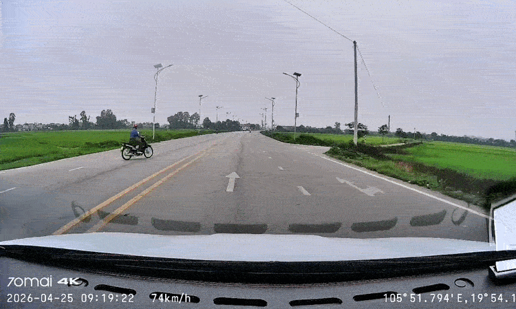 CSGT: Tài xế không có lỗi khi húc văng người đi xe máy