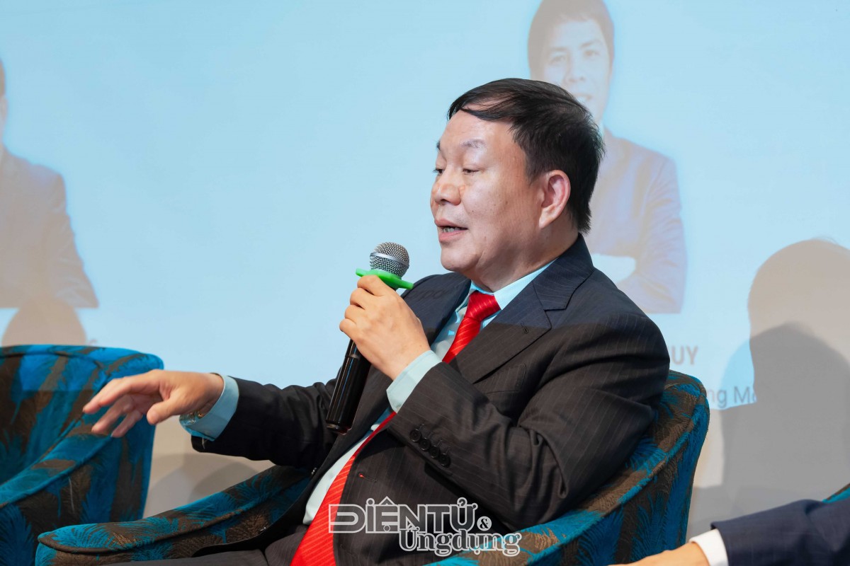 Chuyên gia Lê Đăng Dũng cho biết, Công ty Stavian HighTech đang xây dựng tuyến cáp quang biển tên Vista, kết nối Việt Nam với Singapore, Thái Lan và Malaysia, với điểm cập bờ tại Vũng Tàu và TP. Hồ Chí Minh có tới 10 đôi sợi quang.