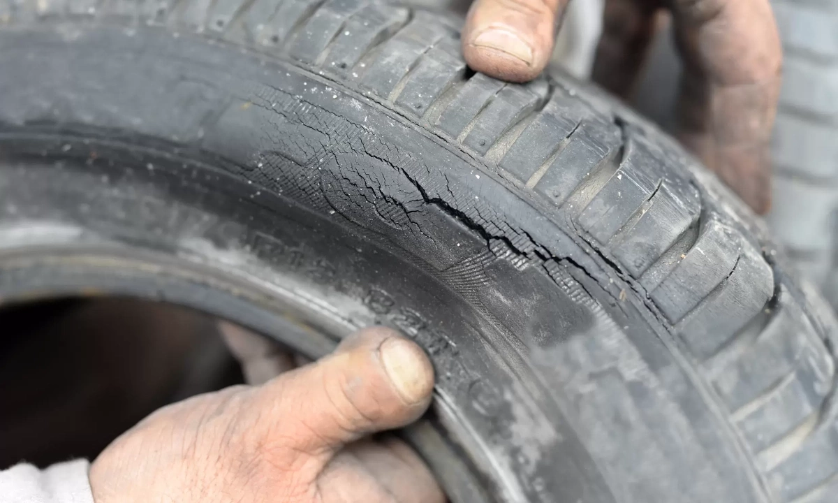 Các bộ phận trên ôtô dễ gặp lỗi trong mùa nắng nóng