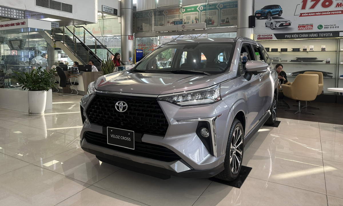 Toyota Veloz khuyến mãi giá về dưới 600 triệu đồng