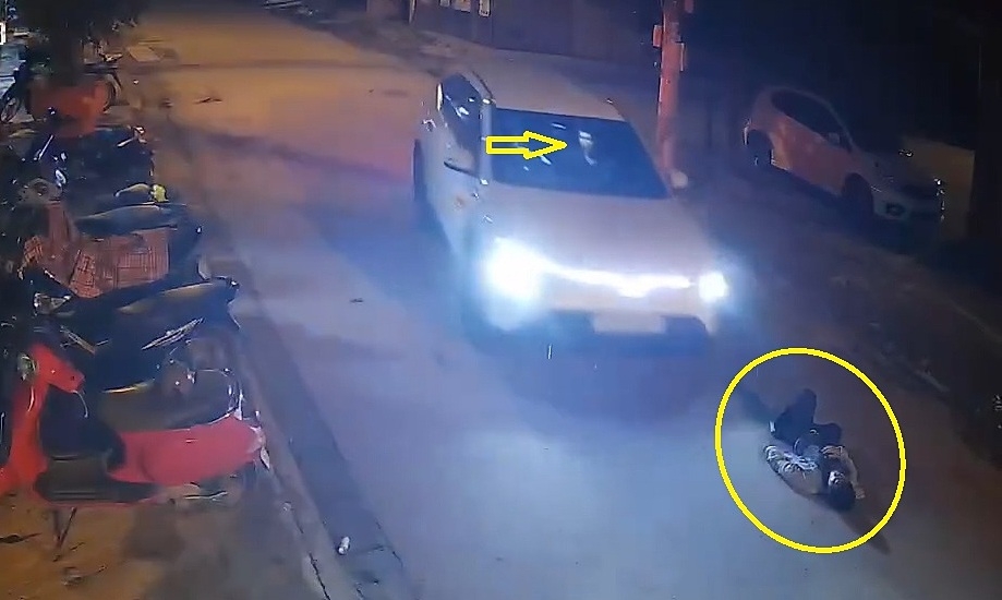 Ôtô chèn lên người nằm giữa đường: 4 lỗi kỹ năng của tài xế