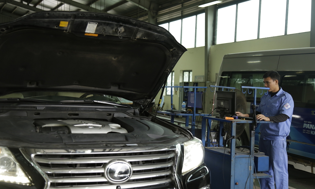 Cục Đăng kiểm lý giải nguyên nhân kiểm định khí thải xe diesel phải đạp hết ga