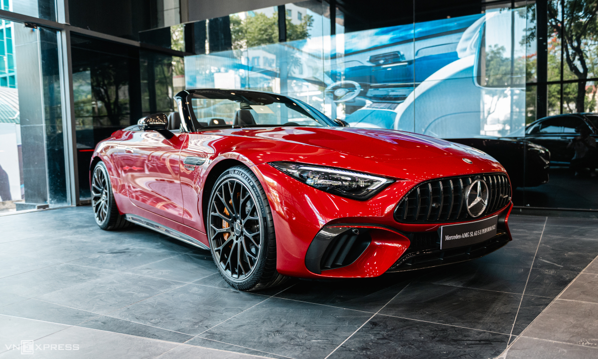 Trong hai phút biết hết về Mercedes SL 63 S E