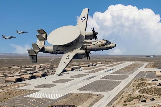 Mỹ hiện đại hóa E-2D Hawkeye bằng hệ sinh thái bảo trì thông minh