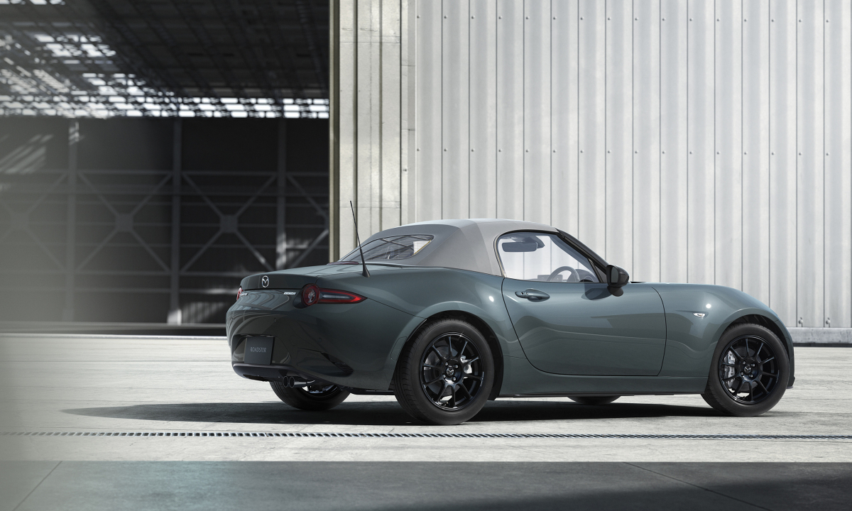 Mazda hồi sinh màu xanh trên MX-5 Miata