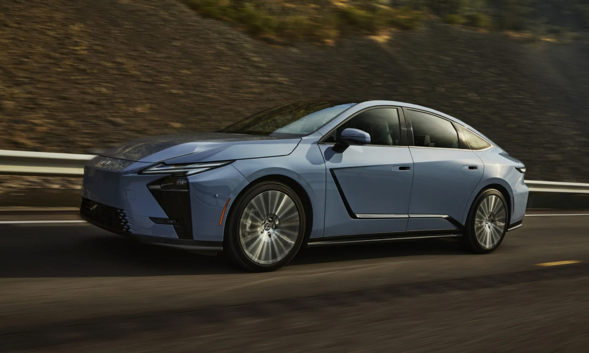 Kỹ sư trưởng Lexus không vui vì dòng SUV lên ngôi