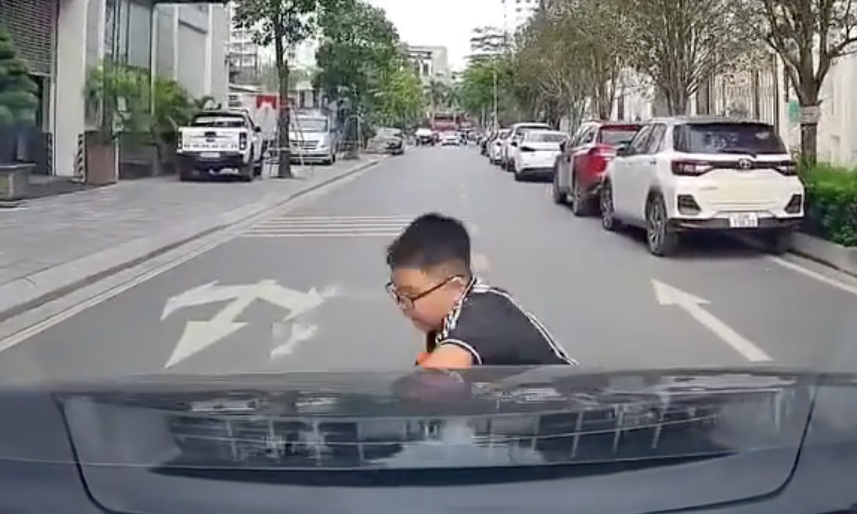 'Cha mẹ ở đâu khi những đứa trẻ ra đường như thiêu thân'