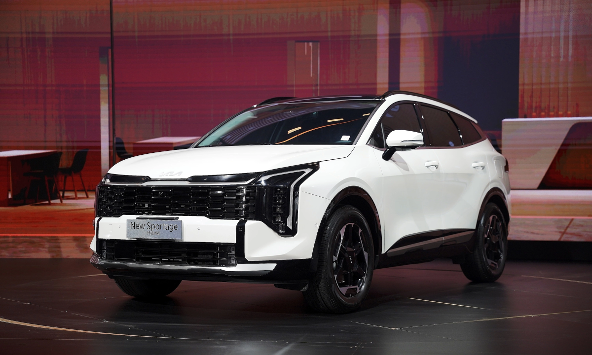 Bộ đôi xe Kia hybrid mới giá từ 979 triệu đồng