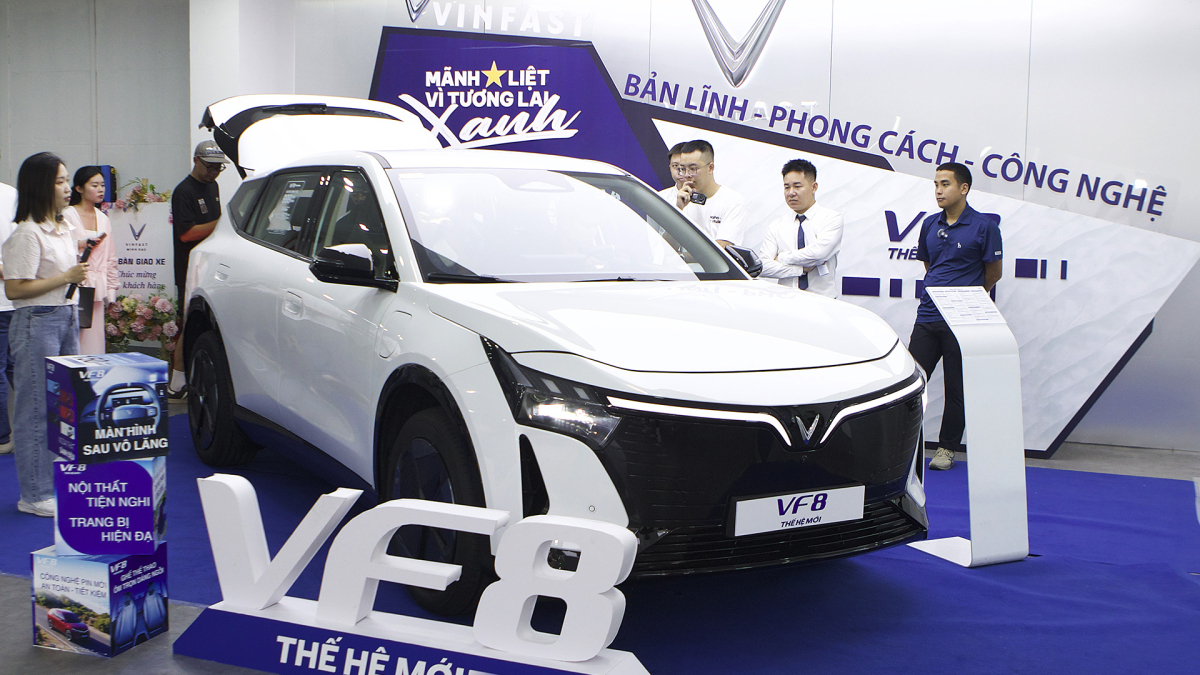 VinFast mở đặt cọc VF 8 thế hệ mới