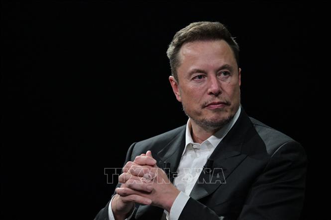 Tỷ phú Elon Musk mở rộng đế chế Starlink tại châu Phi giữa cuộc đua với Amazon