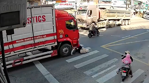 Người phụ nữ thoát chết khó tin dưới gầm xe tải