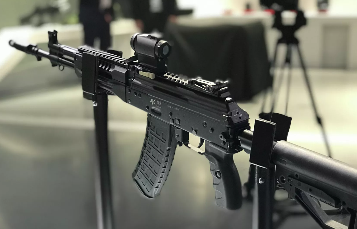 Nga tăng tốc trang bị AK-12, 'hậu duệ AK-47', hé lộ tham vọng lớn hơn