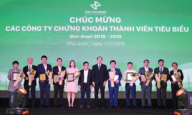 10 công ty chứng khoán tiêu biểu được HNX vinh danh