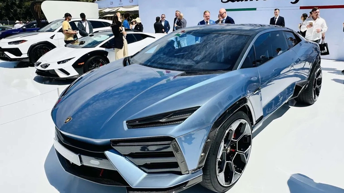 CEO Lamborghini: 'Đúng đắn khi không theo đuổi xe điện'