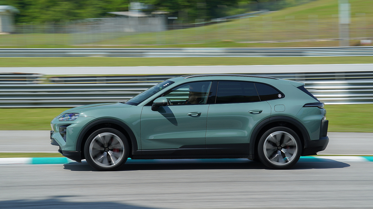 Porsche Cayenne EV - khi gia tốc nhanh hơn ý nghĩ