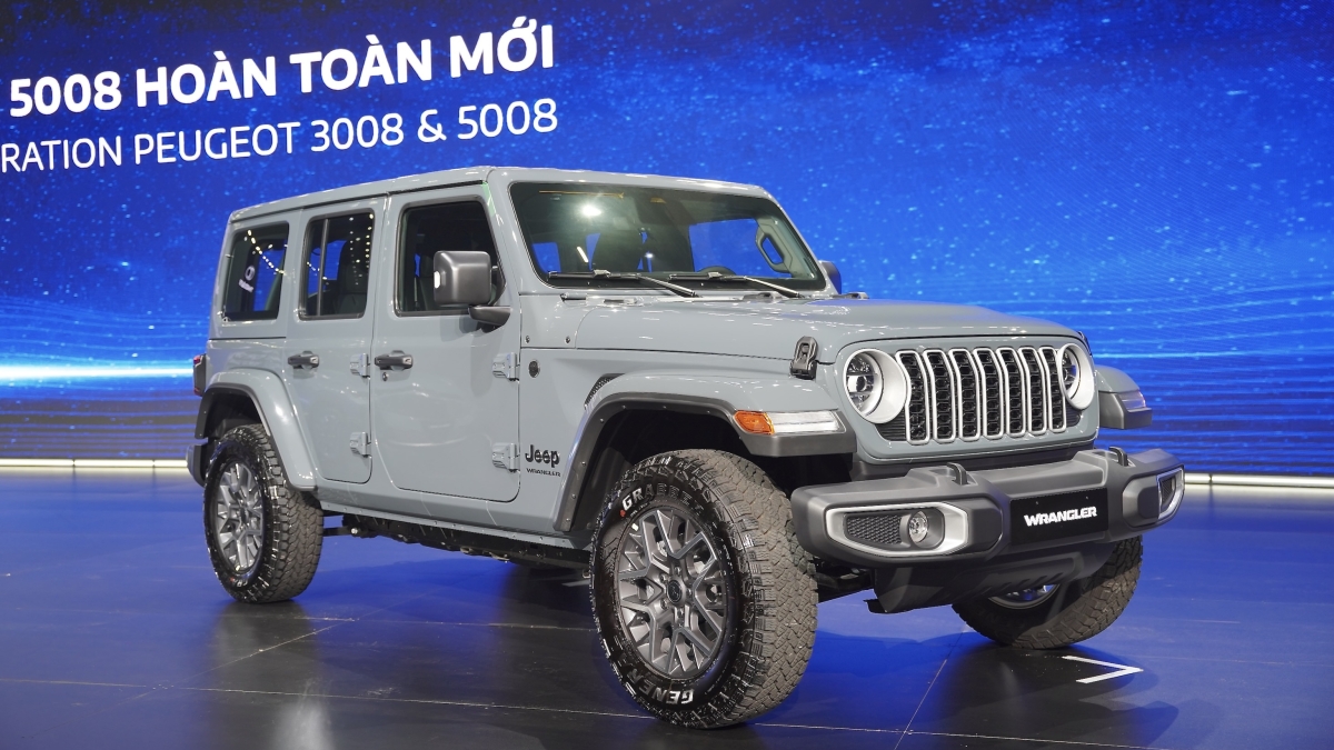Jeep Wrangler 2026 đầu tiên về Việt Nam, giá từ 3 tỷ đồng