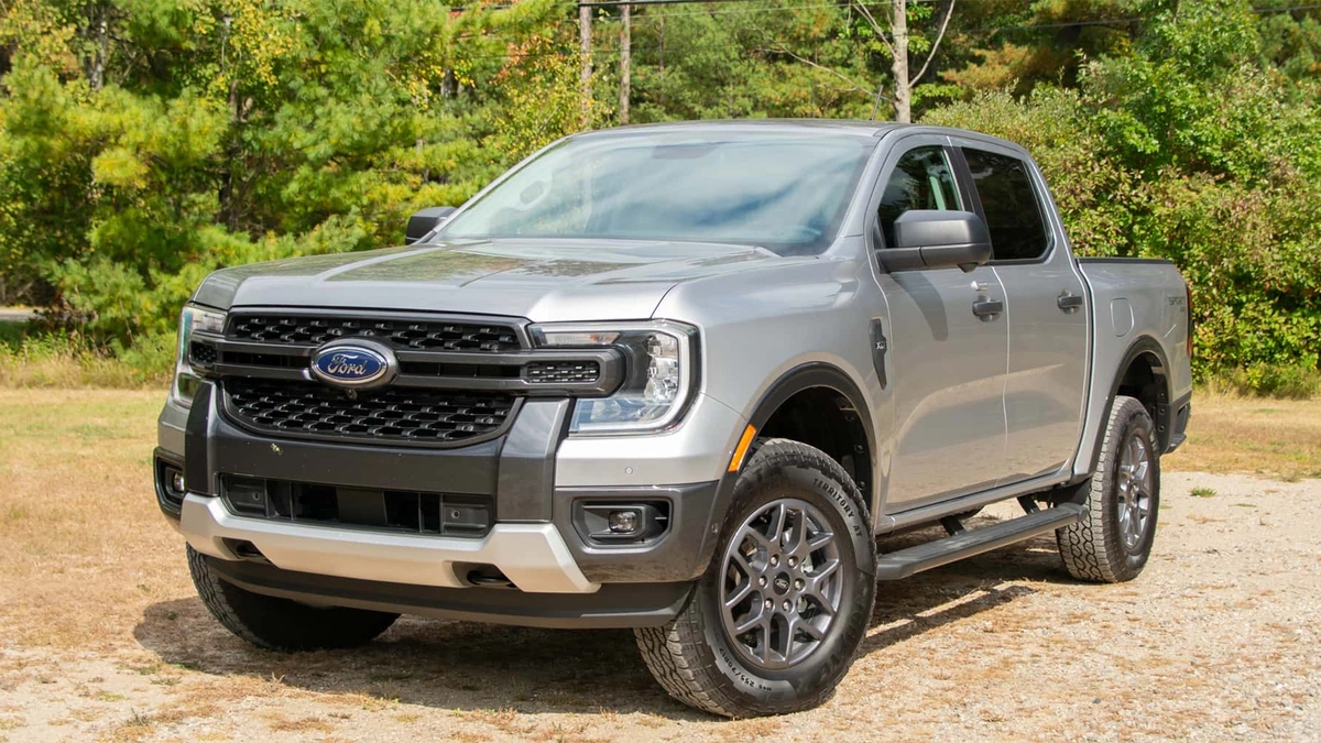 Ford triệu hồi hơn 62.000 xe Ranger lỗi ghế mất an toàn