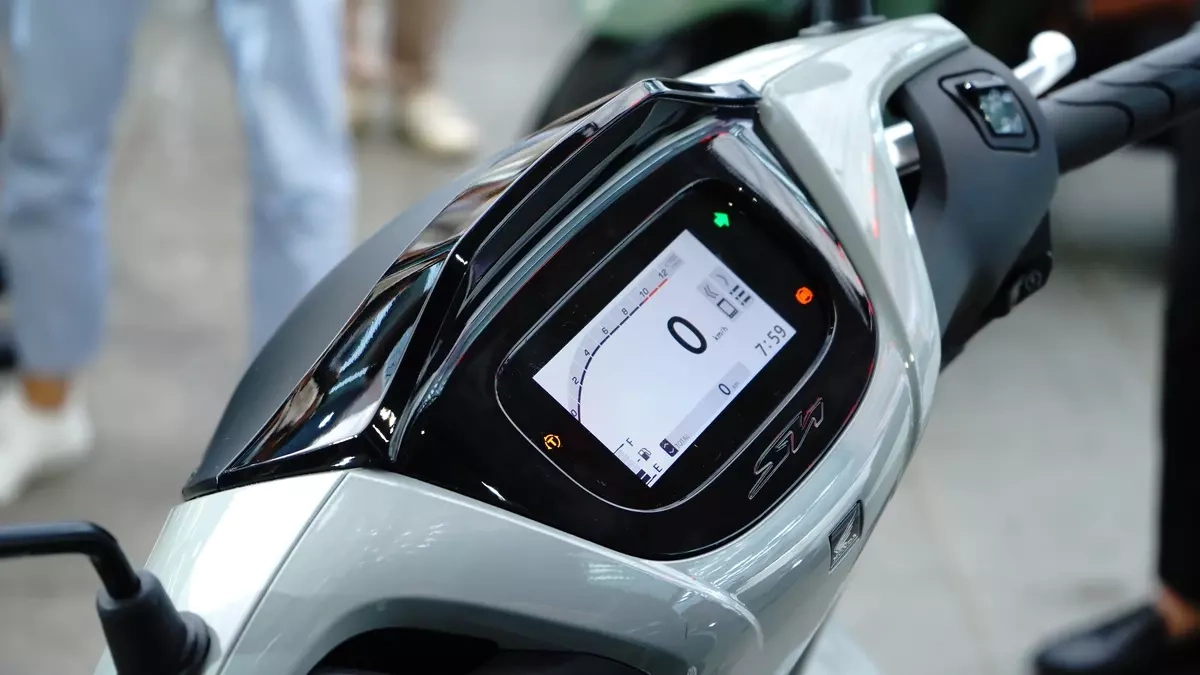 Gần 90.000 xe Honda SH lỗi màn hình
