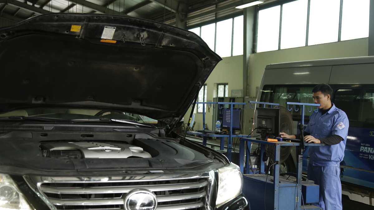 Cục Đăng kiểm lý giải nguyên nhân kiểm định khí thải xe diesel phải đạp hết ga