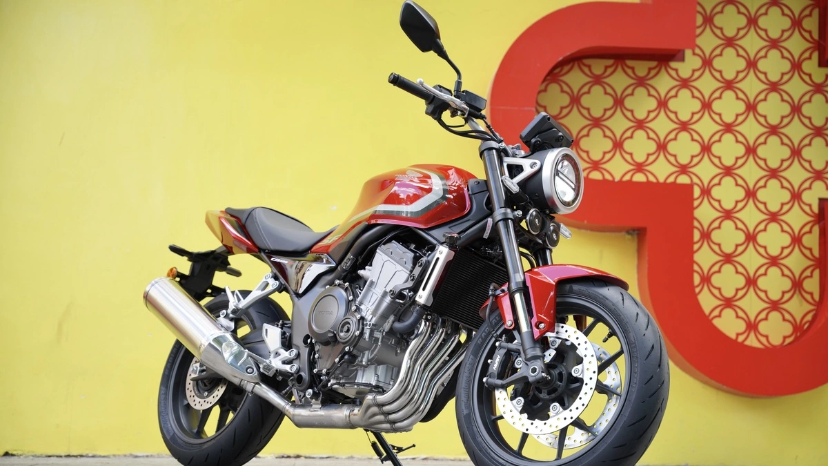 Honda CB500 Super Four đầu tiên về Việt Nam, giá 285 triệu đồng