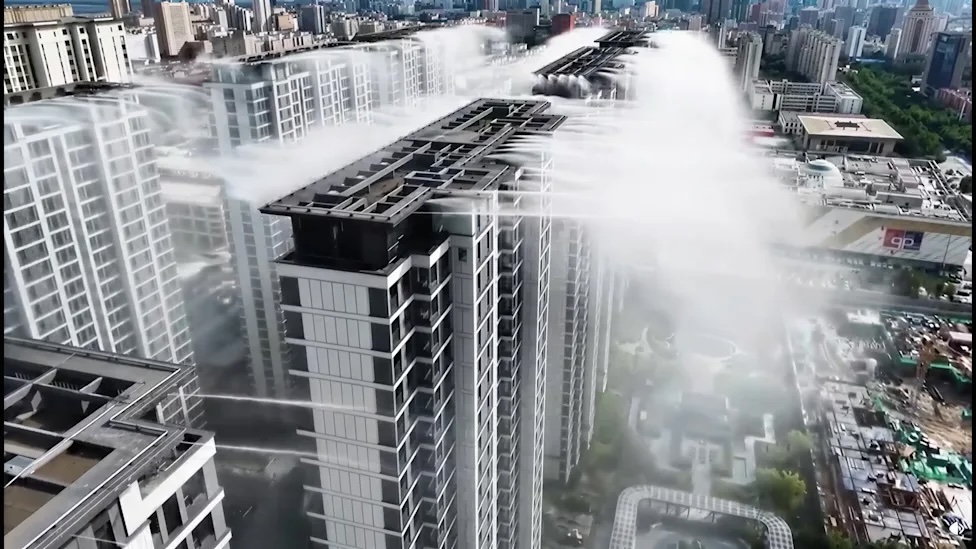 'Phun sương trên mái': Giải pháp hạ nhiệt đô thị gây sốt của Trung Quốc