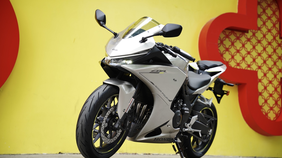 Honda CBR500R Four - sportbike 4 xi-lanh giá 295 triệu đồng