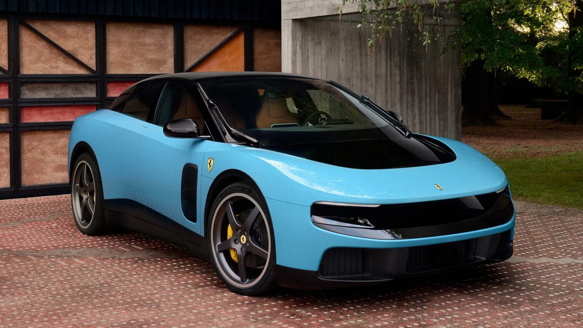 Ferrari thay tướng sau màn ra mắt xe điện gây tranh cãi
