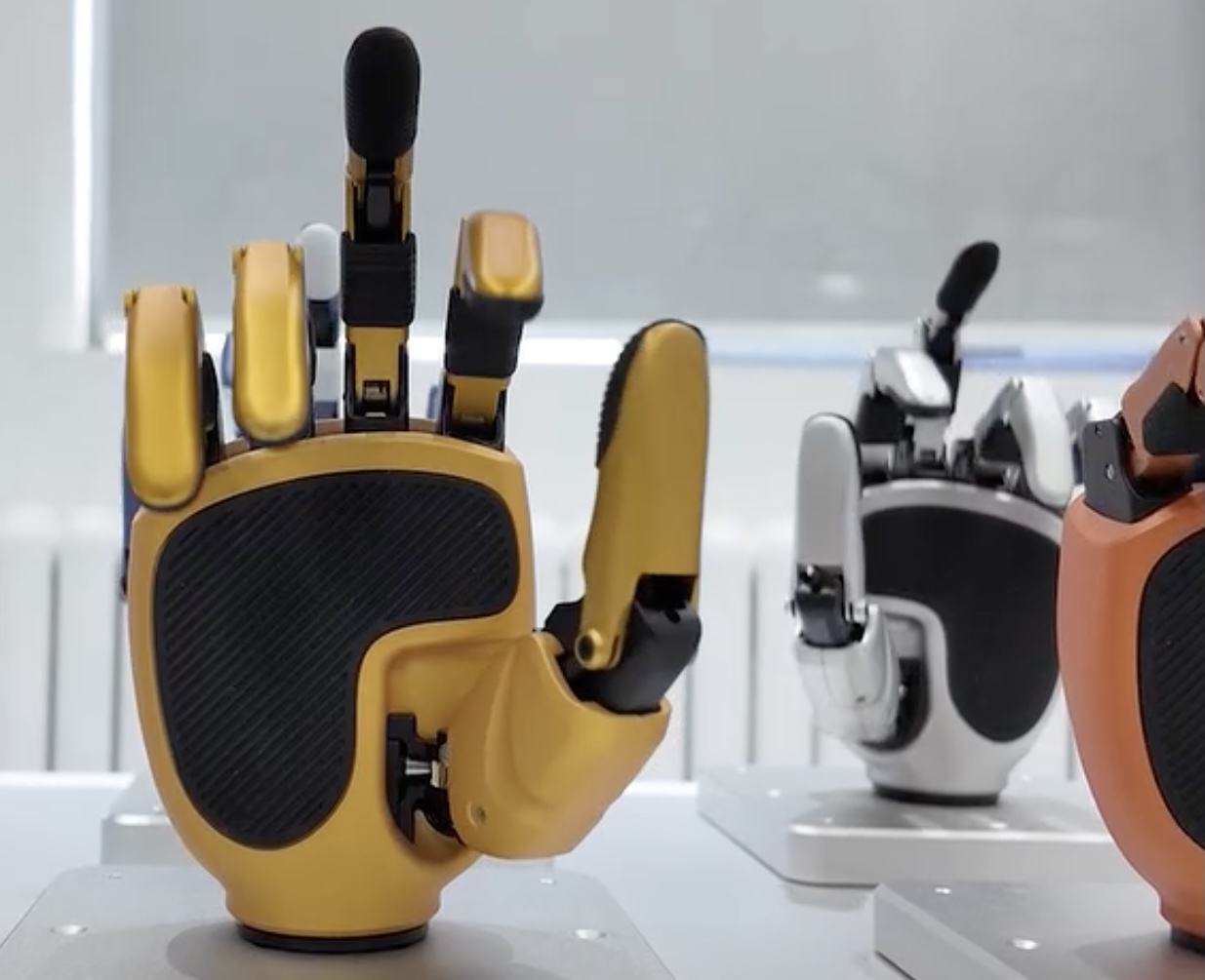 Cuộc đua tạo bàn tay robot thông minh nóng lên tại Trung Quốc