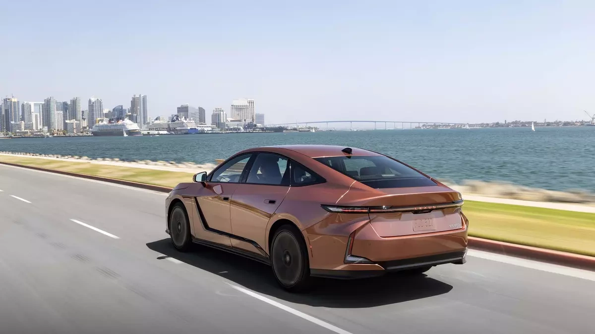 Sedan sắp trở lại?
