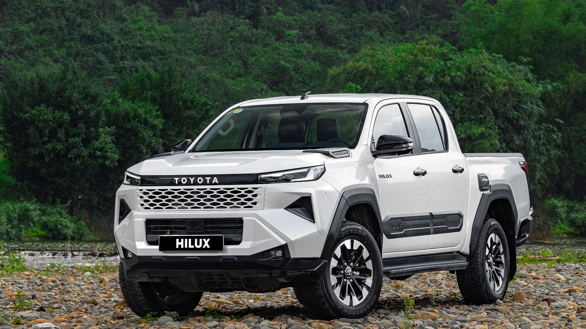 Bán tải Toyota Hilux lập kỷ lục doanh số