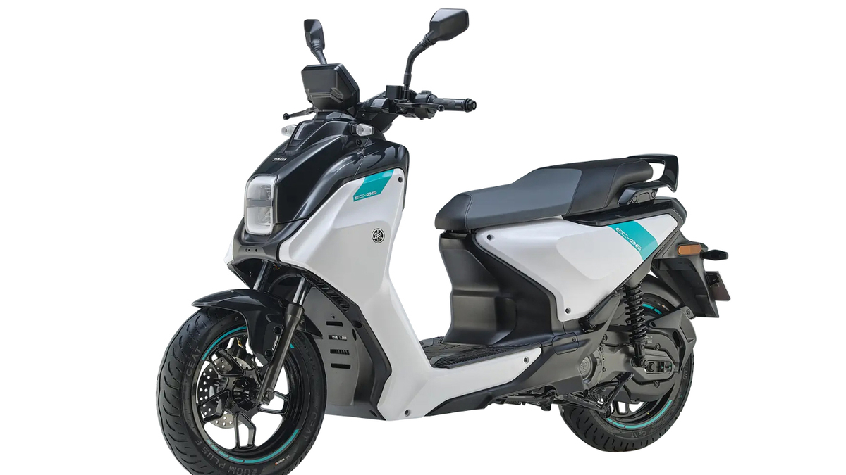 Yamaha ra mắt EC-06 - xe máy điện giá 1.860 USD