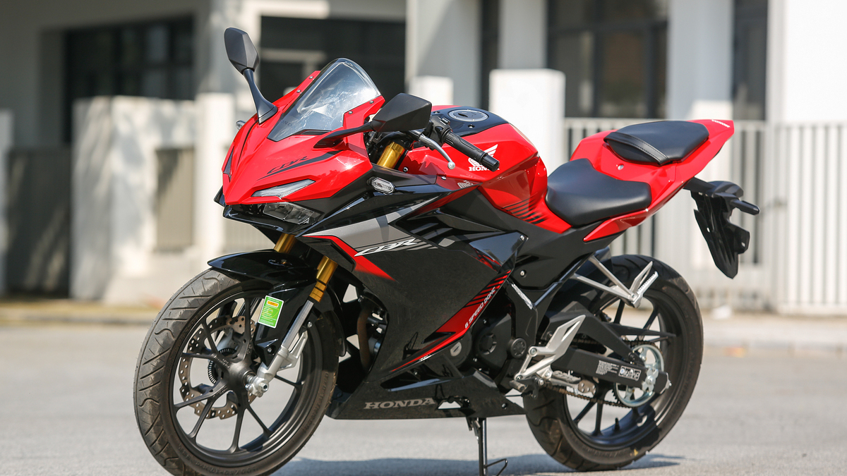 Honda CBR150R - sportbike dùng hàng ngày cho nài mới