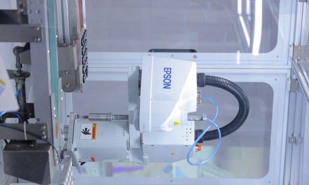 Epson lần đầu giới thiệu Robot công nghiệp