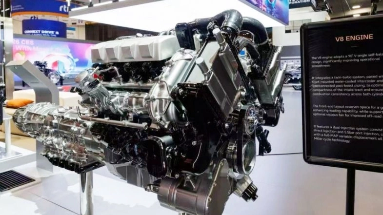 Hãng Trung Quốc khoe động cơ xăng V8 ở triển lãm công nghệ