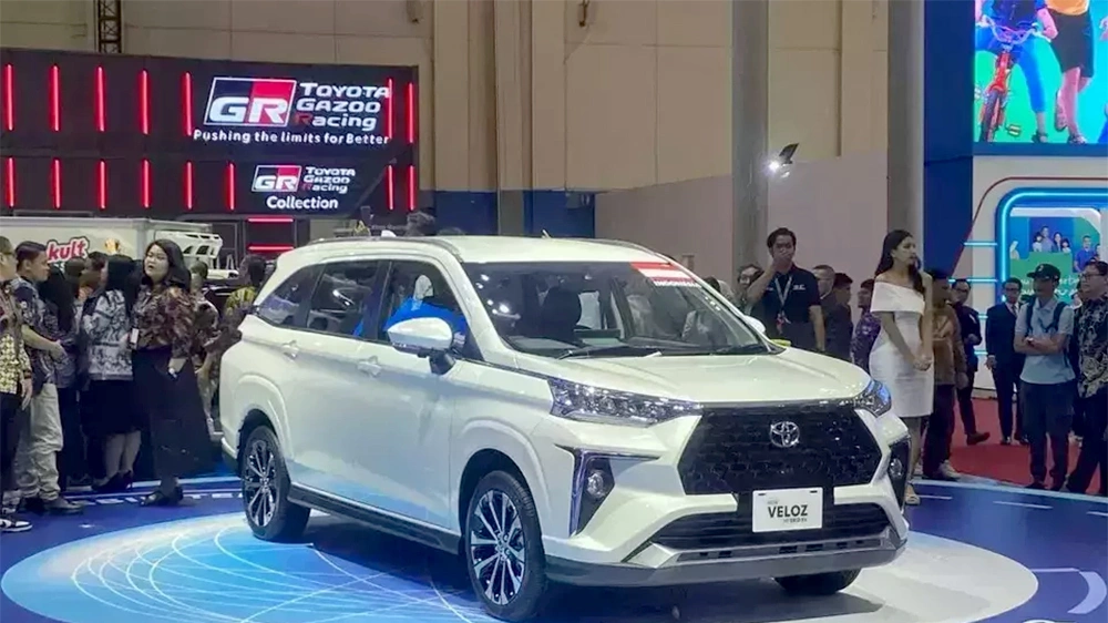 Toyota Veloz Hybrid có giá từ 17.900 USD