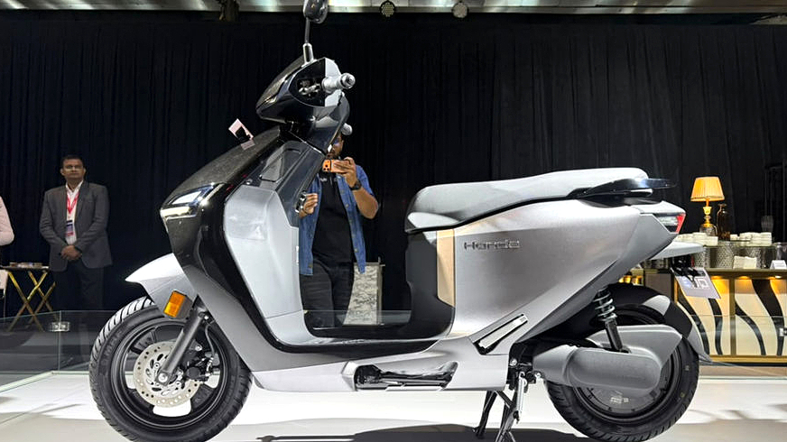 Honda ra mắt xe máy điện QC3