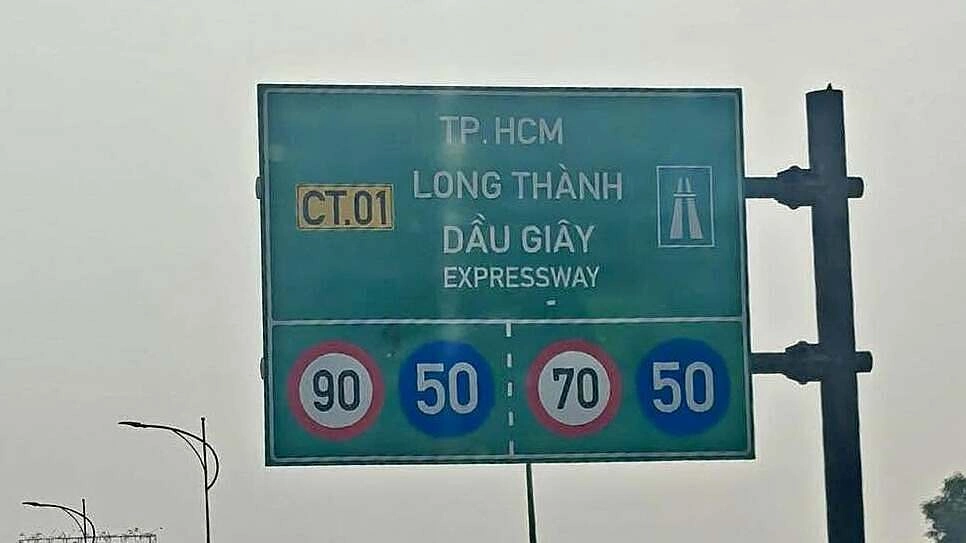 'Phân chia tốc độ không cho phép tôi nhường đường khi ở làn trái'