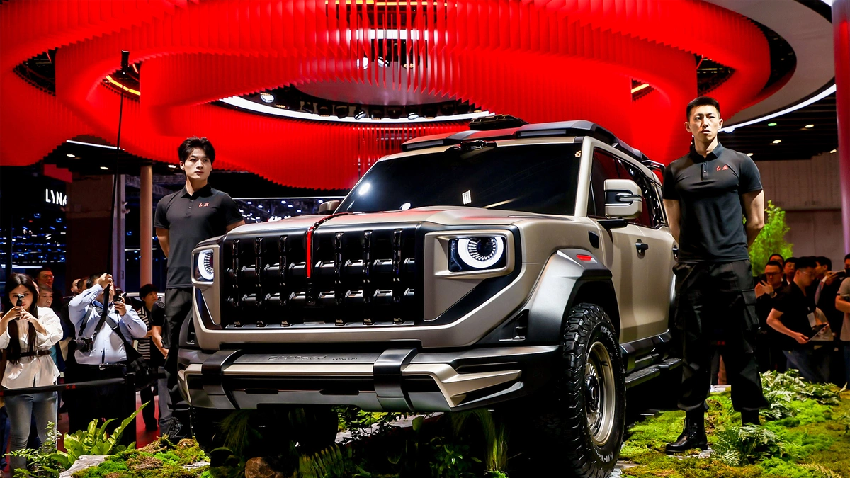 Hongqi ra mắt SUV địa hình, nhờ công chúng đặt tên