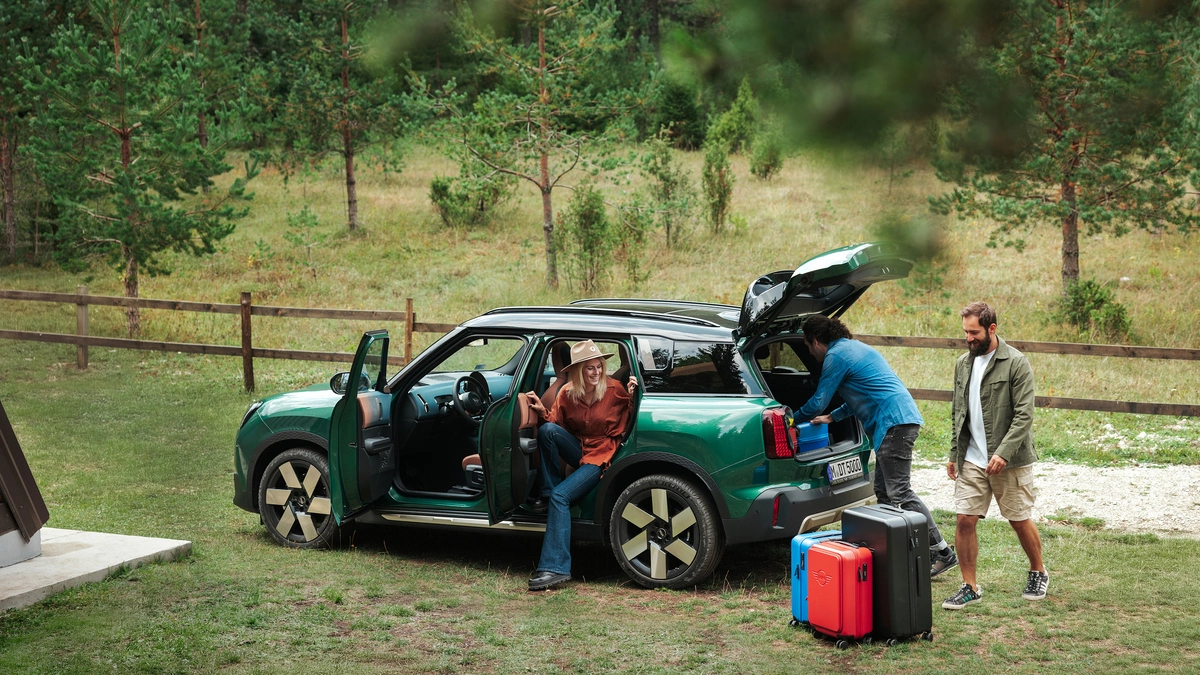 MINI Countryman thế hệ mới nhận ưu đãi 340 triệu đồng